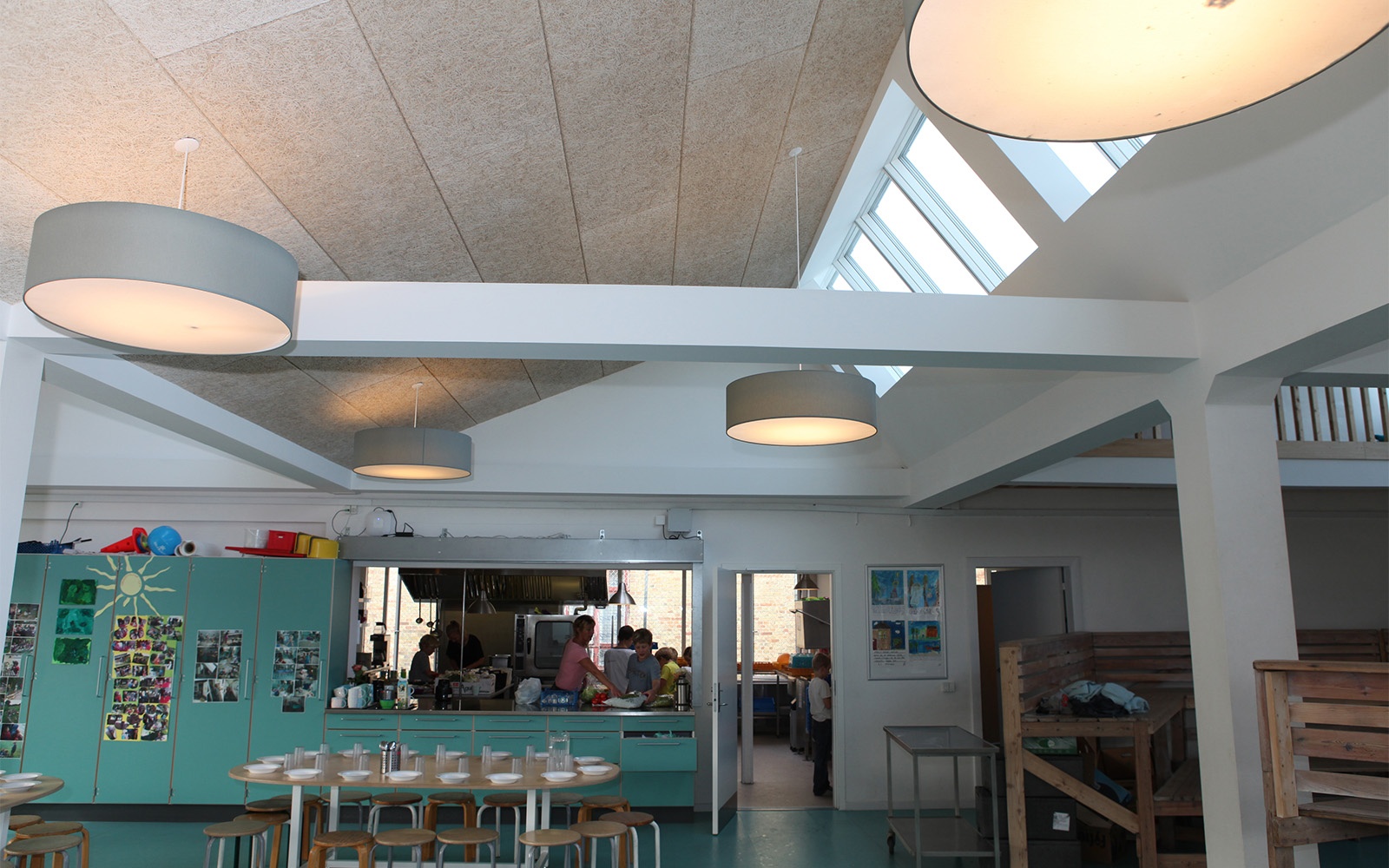 Remodeled school with artificial and natural lighting from skylights Remodeled school with artificial and natural lighting from skylights